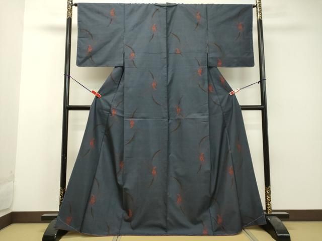 平和屋着物○本場大島紬 7マルキ 古代染色純泥染め 舞蝶花文 石原正宏