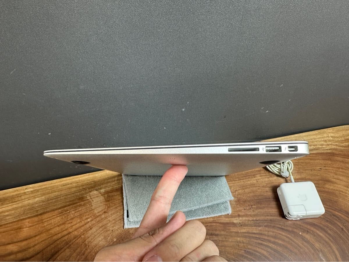 【美品】MacBook Air 2017 i7 SSD256GB パソコンPC 美品】MacBook Air 2017年 SSD256GB パソコンPC