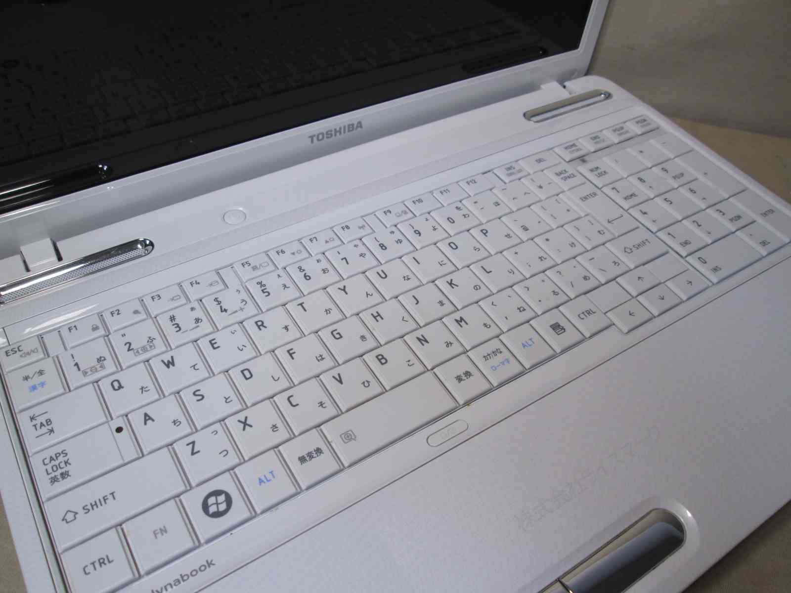 東芝 dynabook T350/56BW【SSD搭載】 Core i5 480M 【Windows10