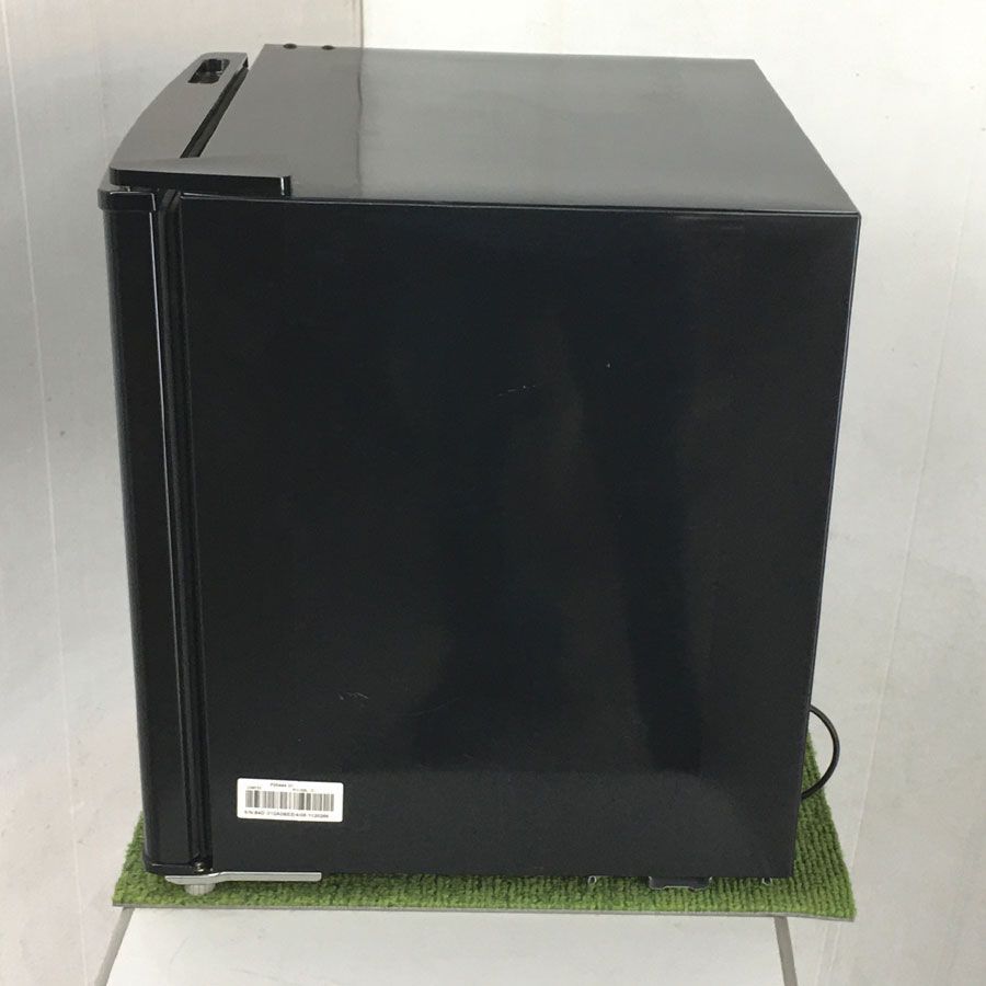 comfee RCD45BL(E) 45L ブラック　新品未使用品 Amazon | COMFEE' 冷蔵庫 45L 右開き ブラック RCD45BL(E