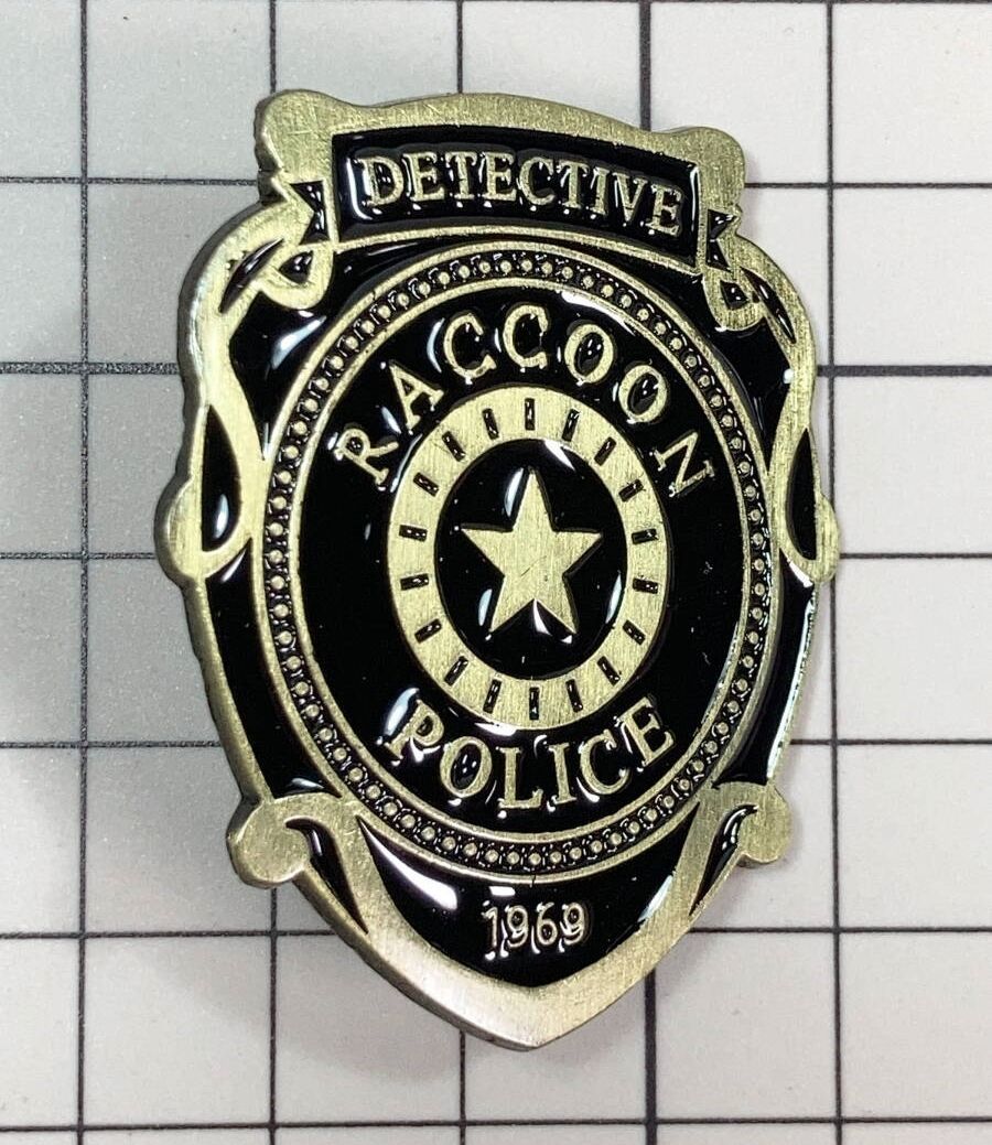 バイオハザードラクーンポリスバッジ Amazon.co.jp: 「バイオハザード ラクーンシティ 警察バッジ