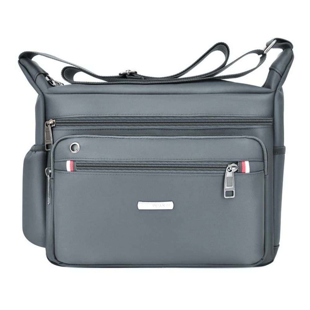 【 新入荷 入手困難】メンズバッグ  大容量 軽量 新品　灰色　ショルダーバック