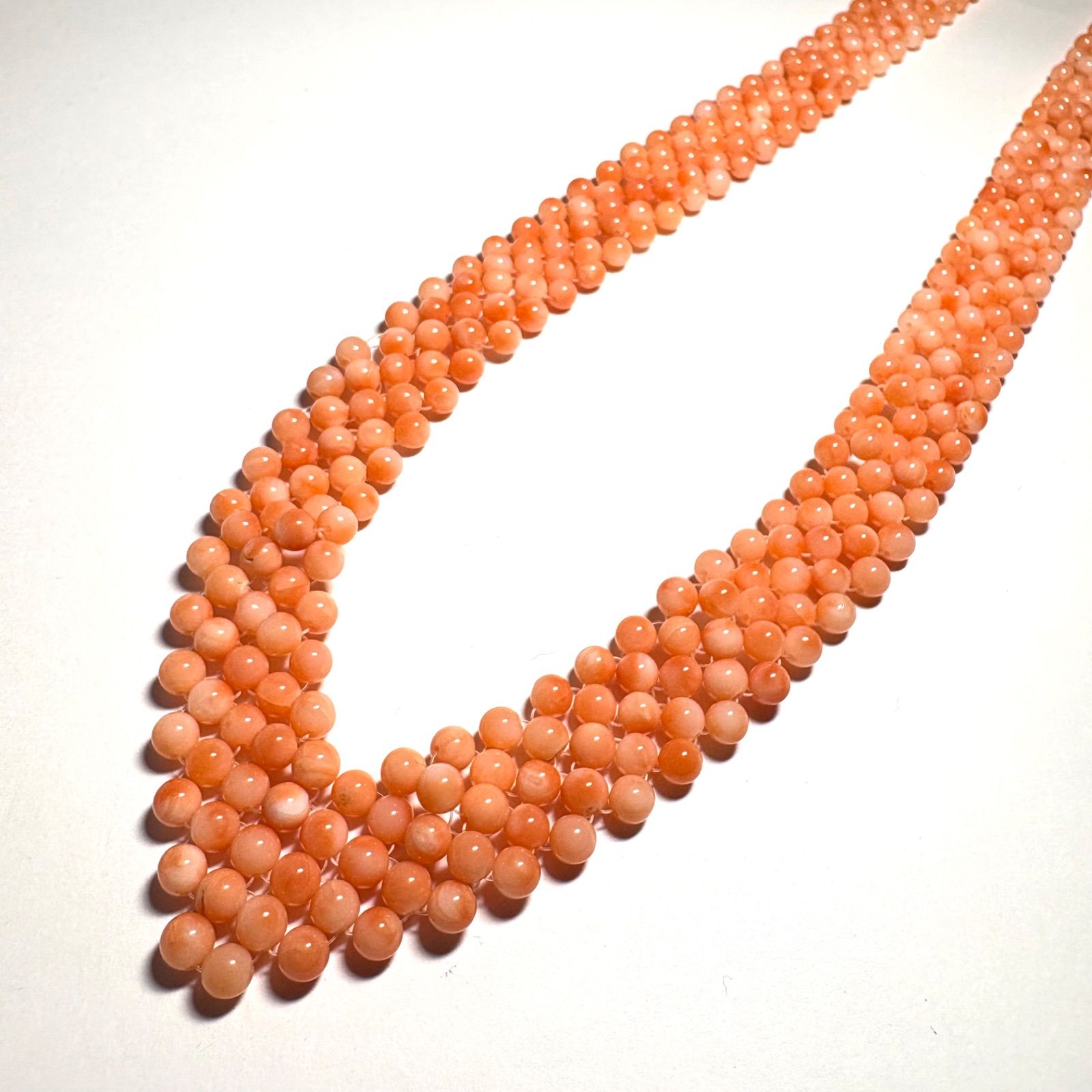 【天然桃珊瑚】華やか編み込みネックレス（シルバーメッキ／52cm） 天然桃珊瑚】華やか編み込みネックレス（シルバーメッキ／52cm