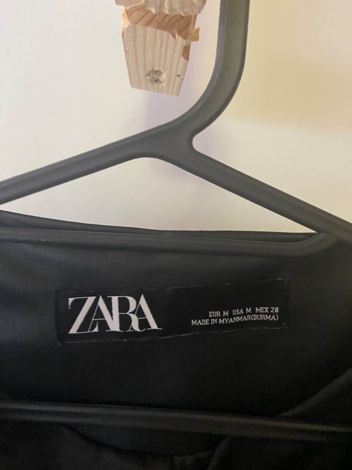 ZARA フェイクレザー ジャケット