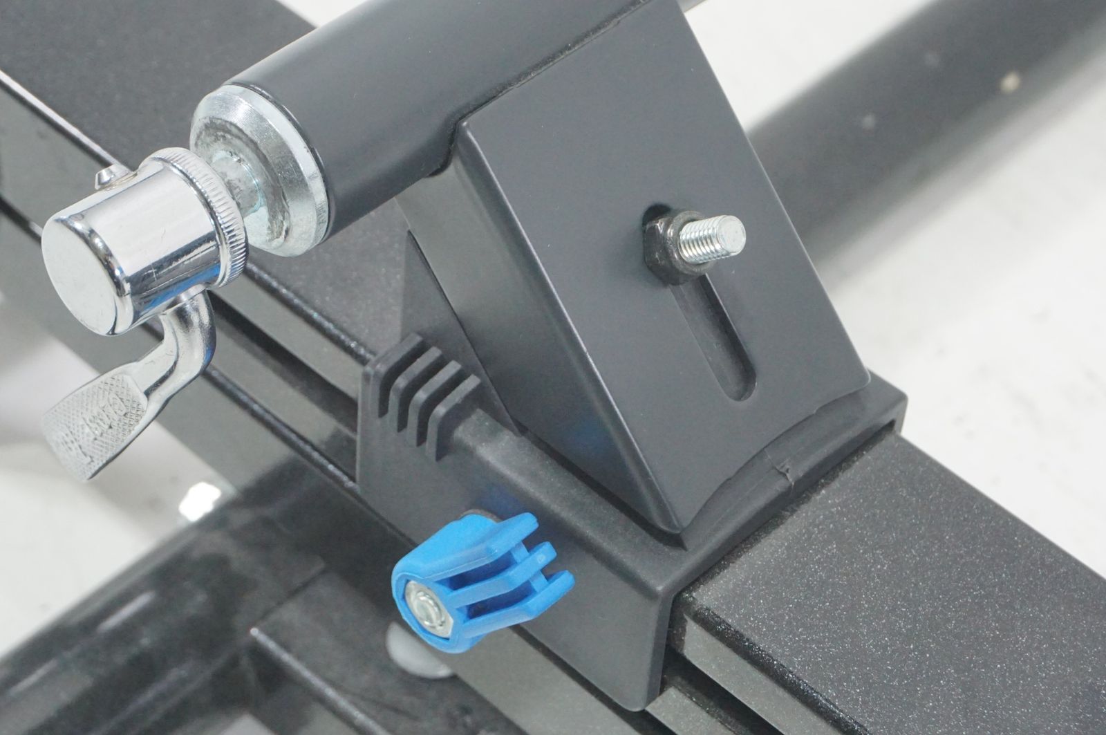 MOTION STAND