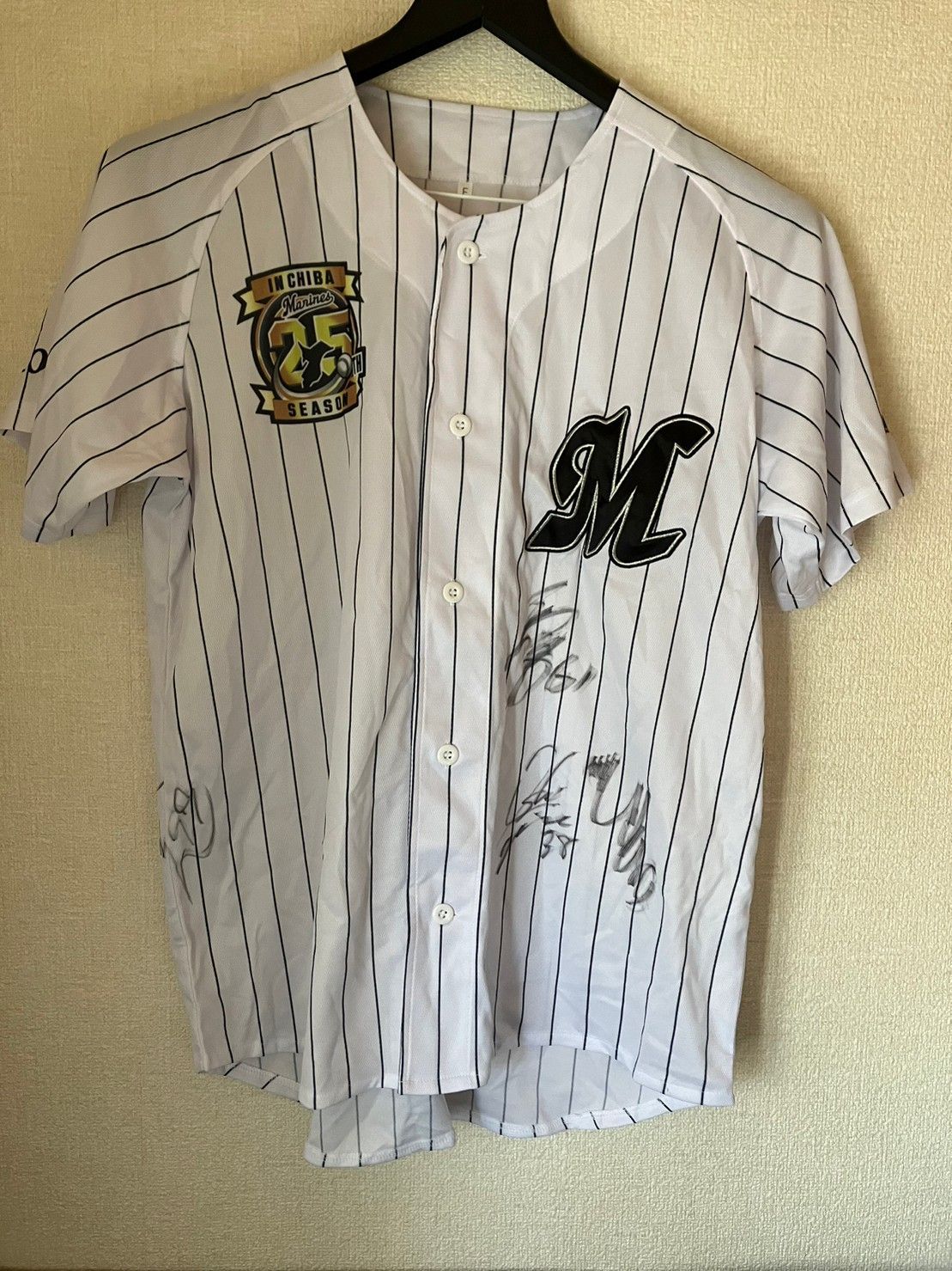 8枚　千葉ロッテマリーンズ　直筆サイン　ユニフォーム オンラインストア限定】4月～5月ヒーローメモラビリア発売