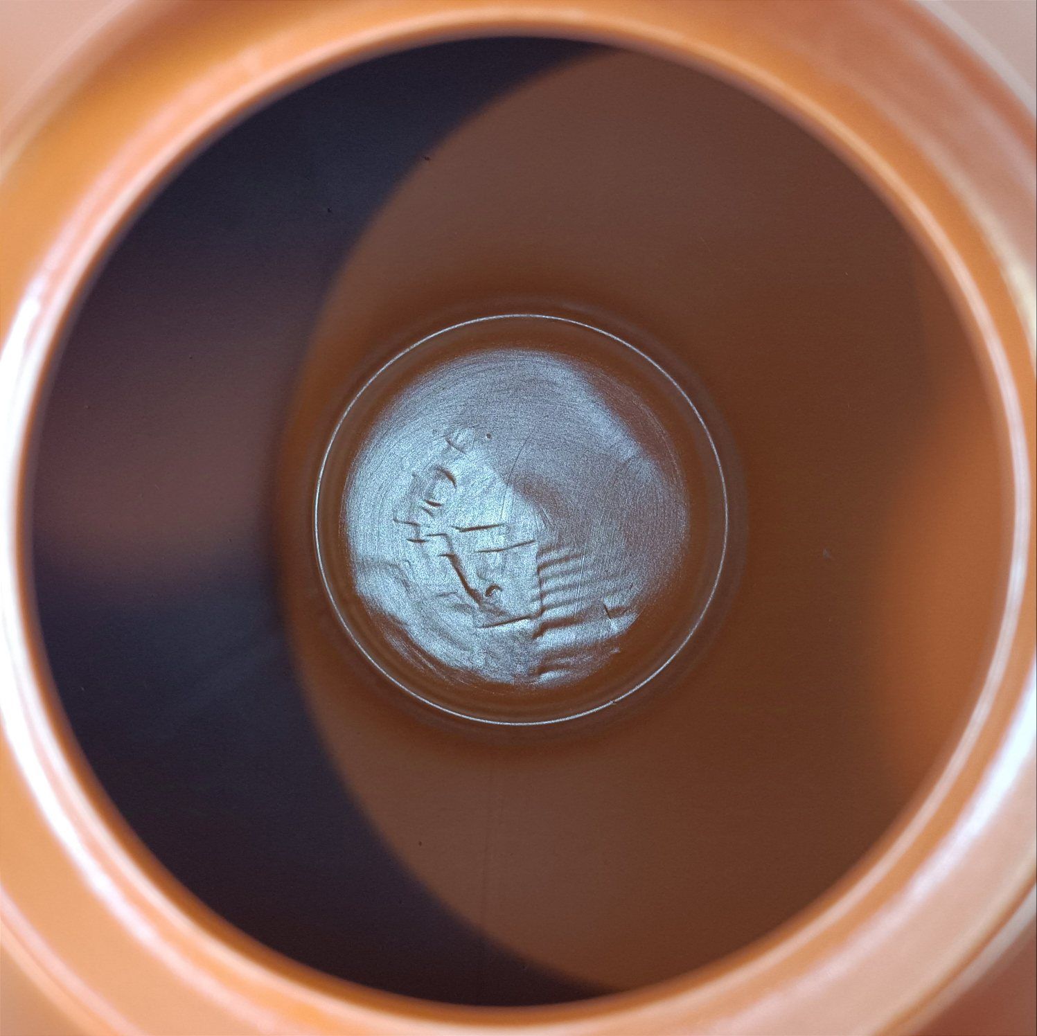 常滑焼 夏山窯 俊刀作 山水もん朱泥花瓶 飾り壺 - メルカリ