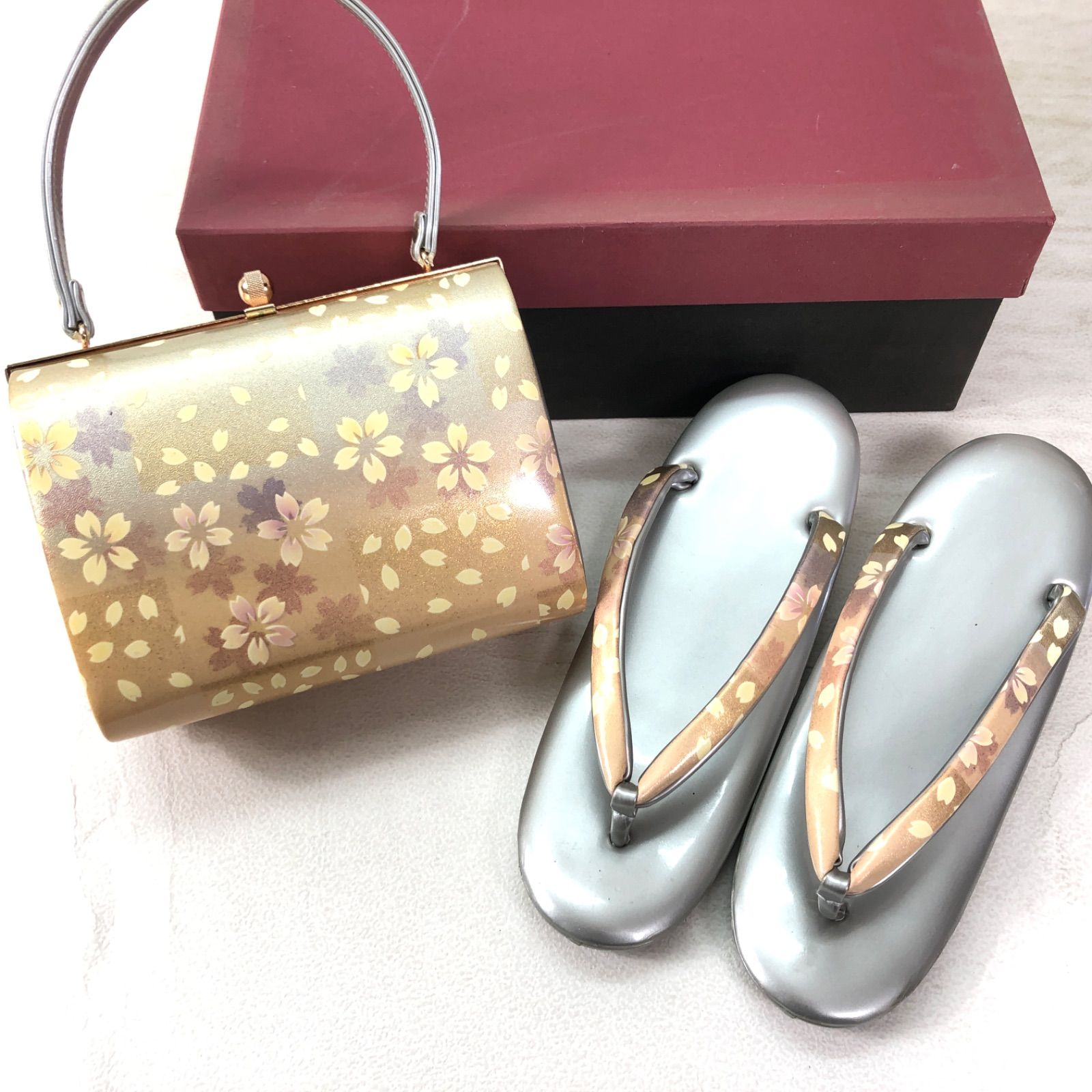 美品】草履 バッグ セット ／ LLサイズ 約25cm 銀色×桜柄