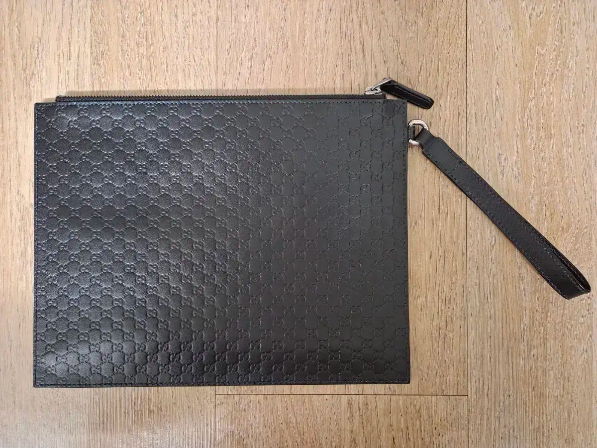 グッチ マイクロシマ クラッチバッグ ブラック