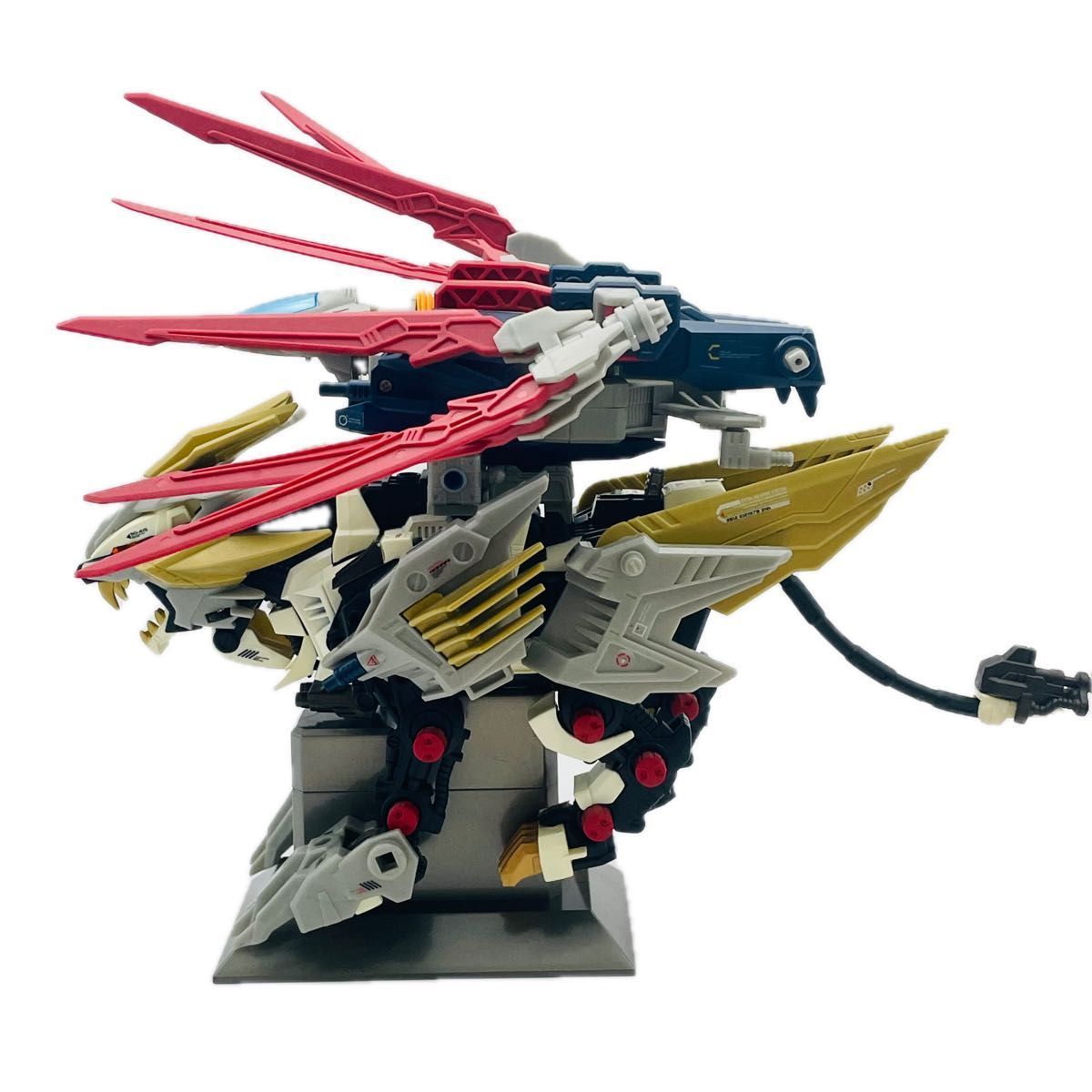 ゾイドフューザーズ FZ-016 ライガーゼロファルコン ライオン/ハヤブサ