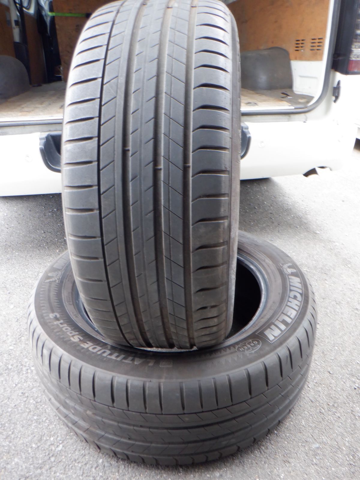 バリ山 255 55ZR19 ２本 ミシュラン ラティチュードスポーツ３ NO 製 カイエンなどに