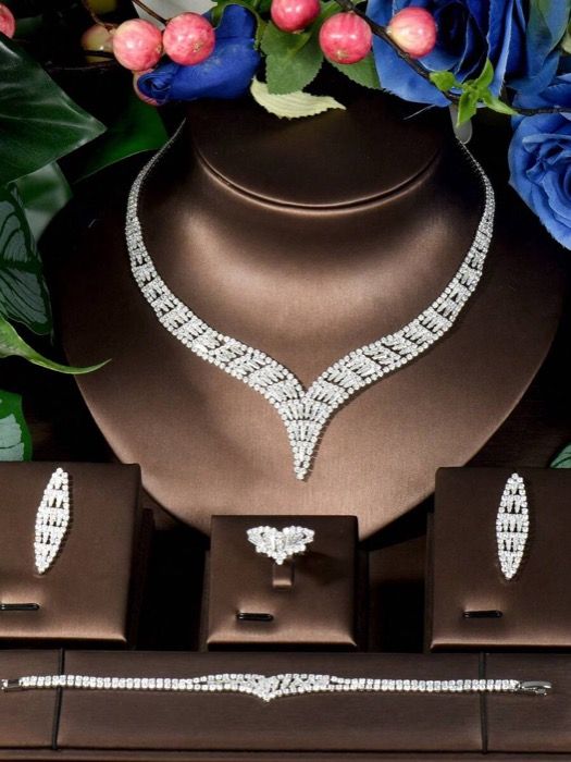 ジュエリー レディース セット 1セット エレガントジュエリーセット キュービックジルコニア中空ハートデコレーション 女性へのバレンタインデーギフトに適しています