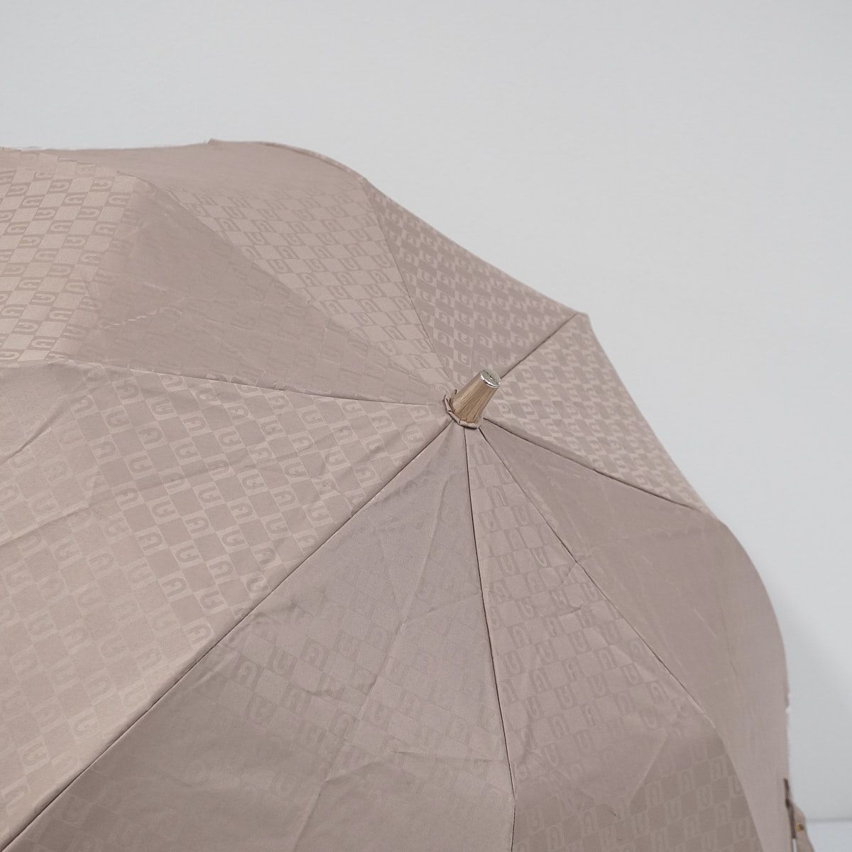 折りたたみ日傘 FURLA フルラ USED品 晴雨兼用 モノグラム ロゴ