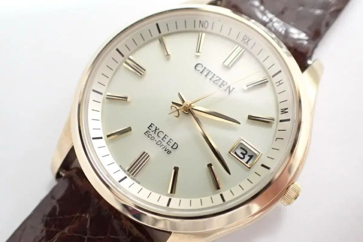 CITIZEN シチズン 超える 36mm エコドライブ クォーツ ゴールド