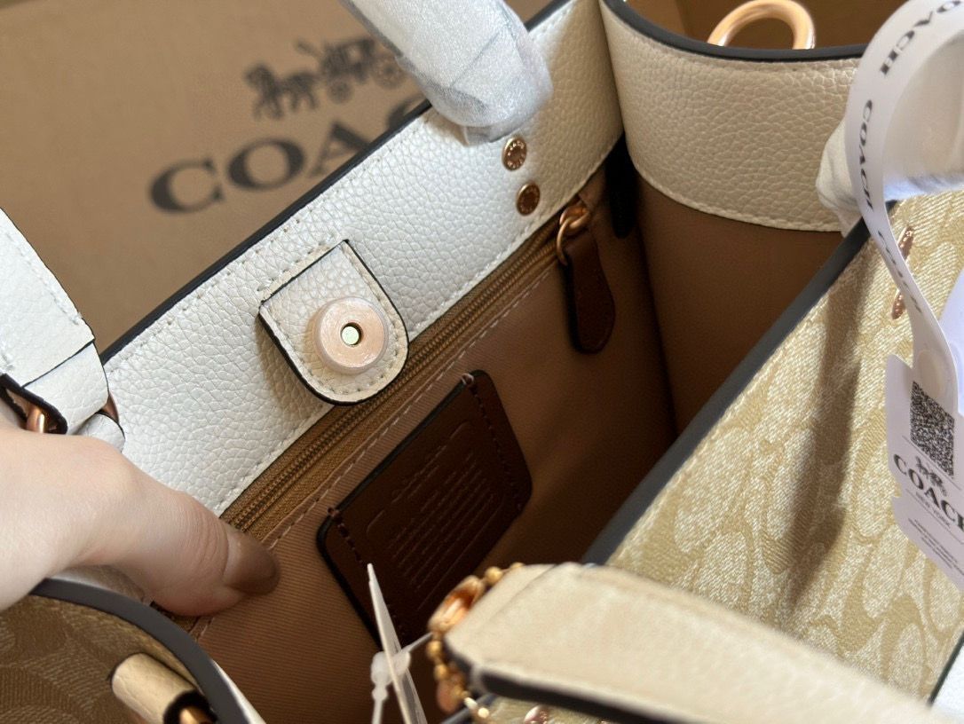 COACH デンプシー トートバッグ - ホワイト 22×21cm [本日特価