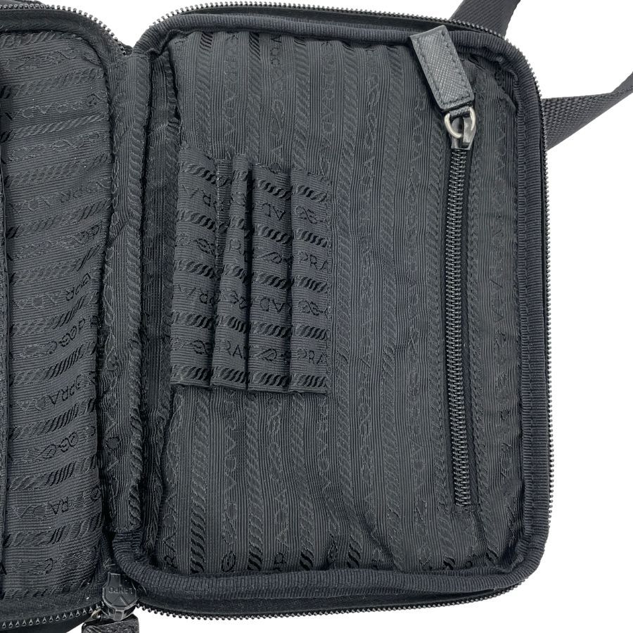 i13【極美品】プラダ 三角ロゴ ナイロンブラック ショルダー