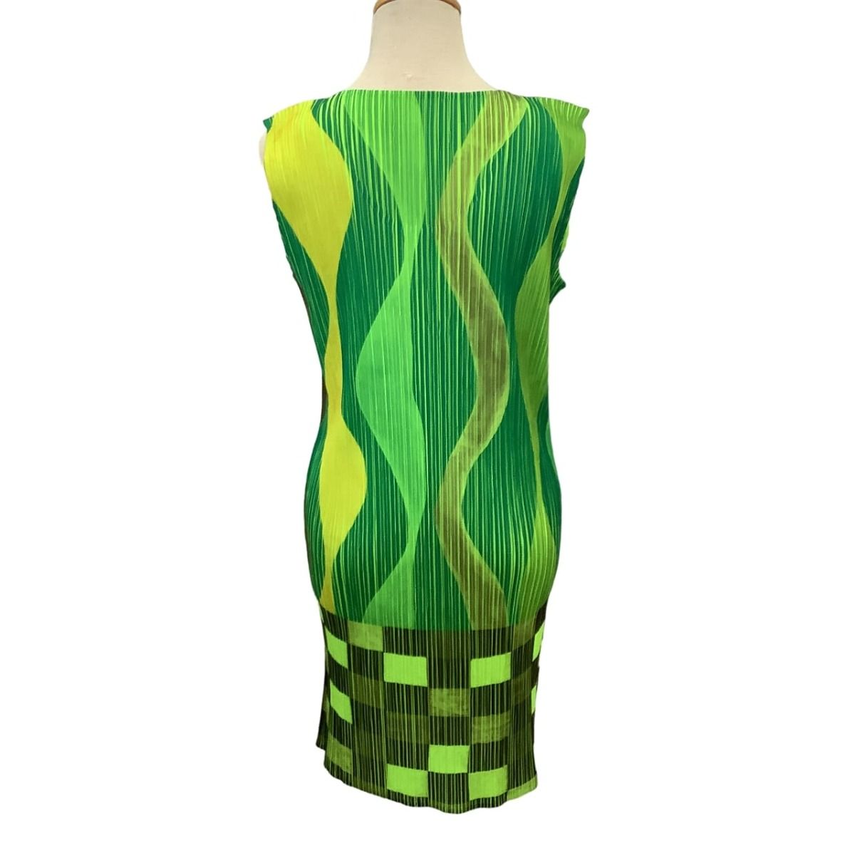 筆タグ ISSEY MIYAKE イッセイミヤケ ジャージ 総柄 ワンピース ♪♪ISSEY MIYAKE イッセイミヤケ PLEATS PLEASE ワンピース 総