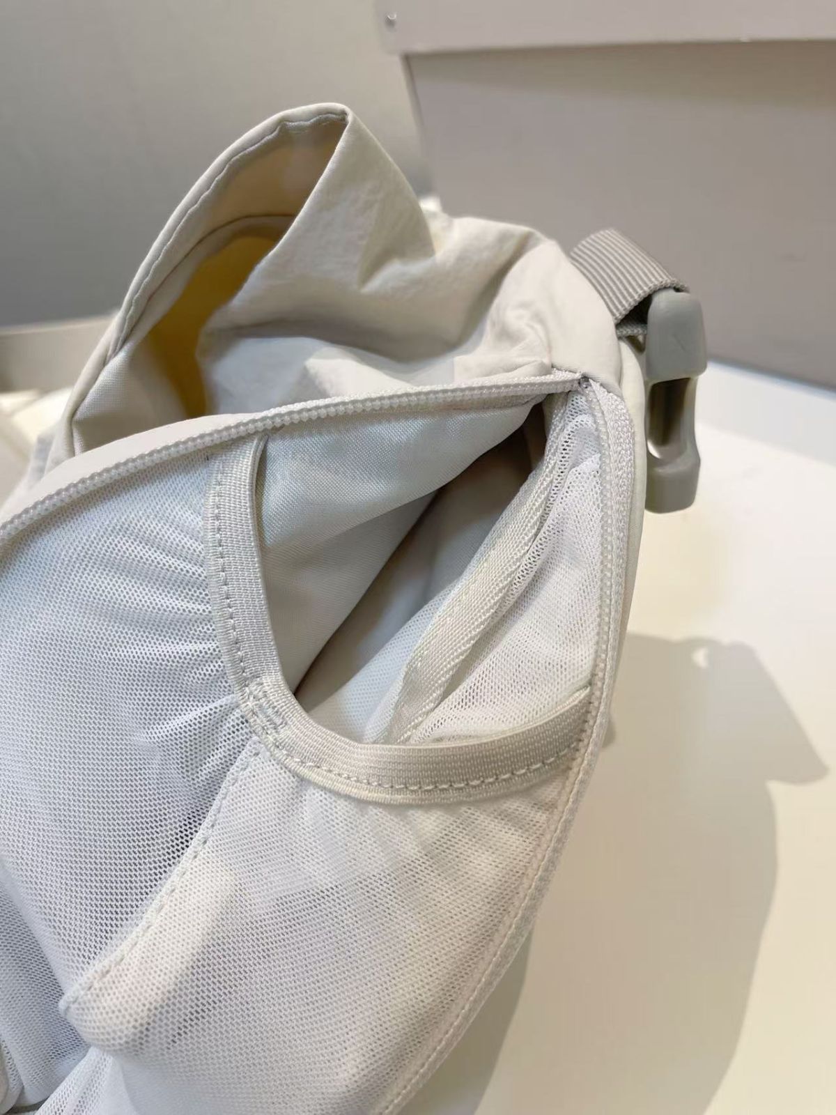 全新品】lululemon 2024 ルルレモン Curved Crossbody ボディ