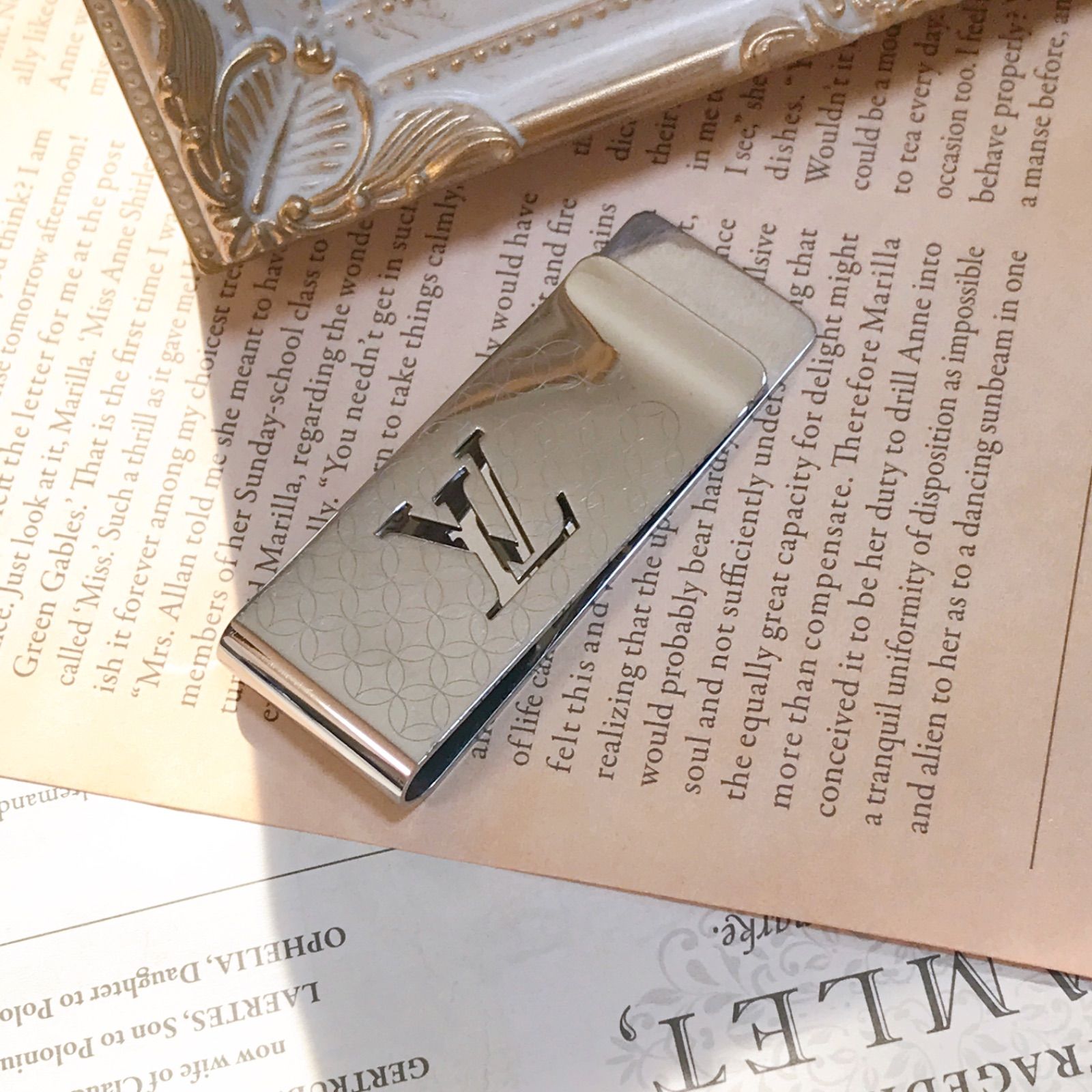 ①LV ルイヴィトン パンス・ビエ シャンゼリゼ マネークリップ