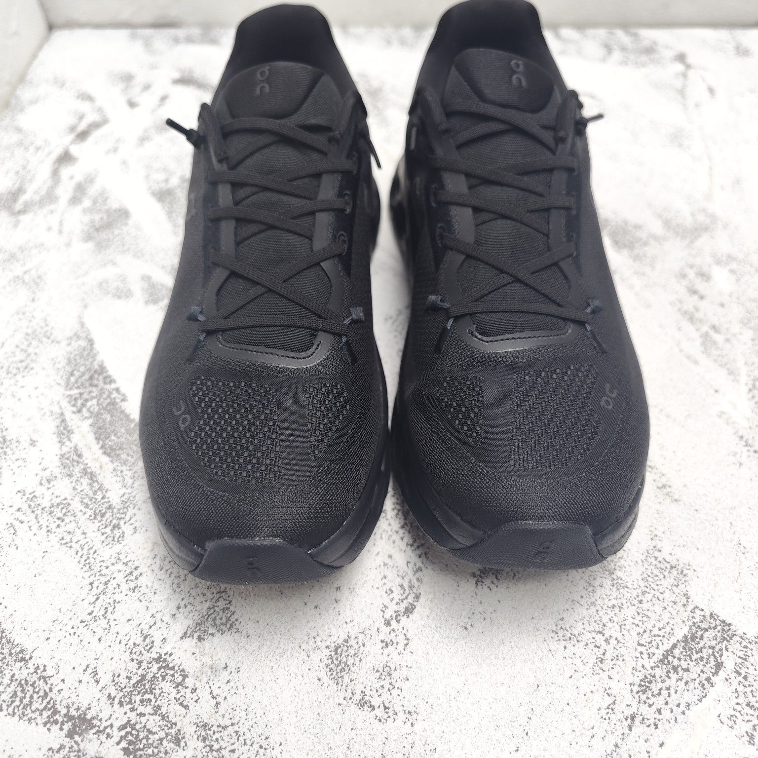 ON Cloudtilt（クラウドティルト）ブラック スニーカー 男女兼用 未使用