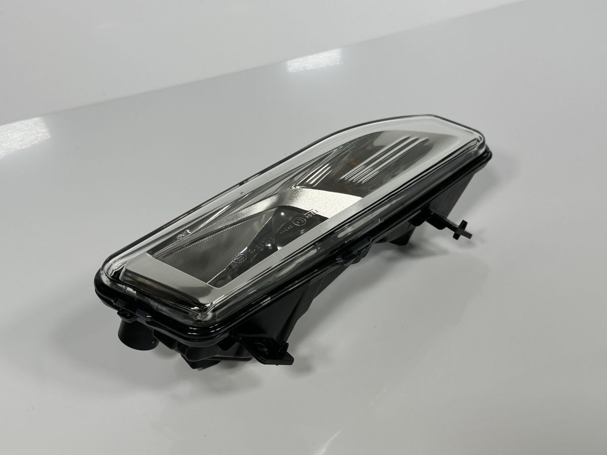 純正 左フォグランプ