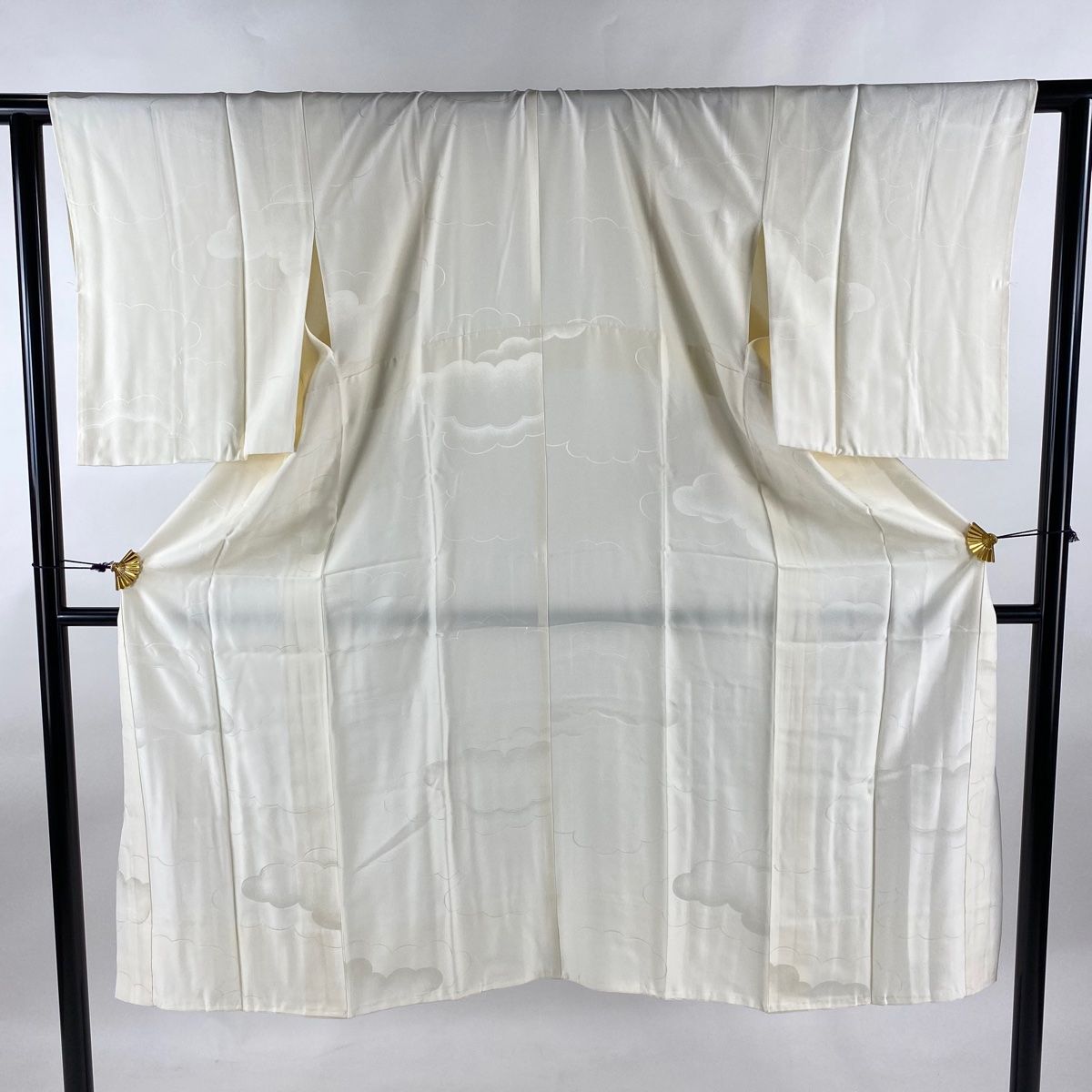 長襦袢 身丈125.5cm 裄丈62.5cm S 地紋 クリーム 正絹 秀品