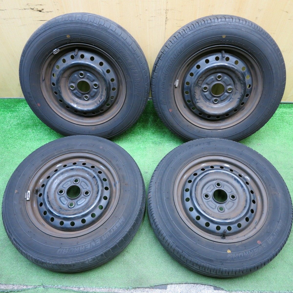 145/80R13 タイヤホイールセット4本 maxrun everroad 4本価格☆145/80R13 オートバックス Maxrun EVERROAD スチール