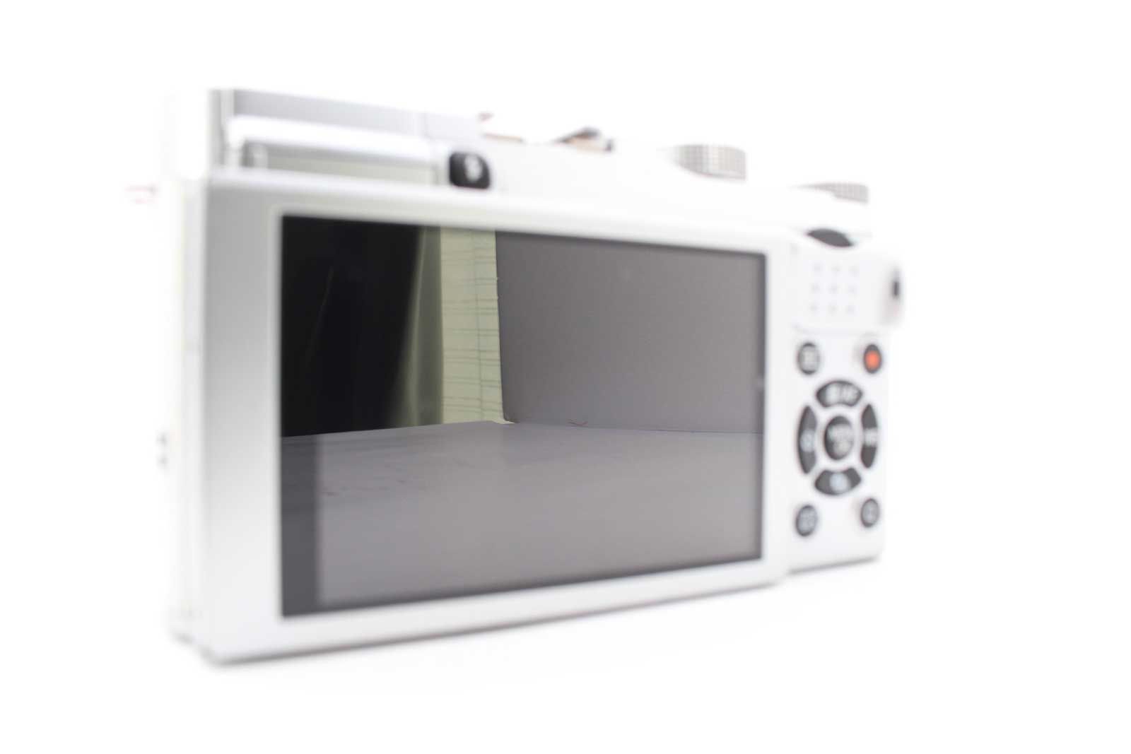 富士フィルム Fujifilm X-A2 Mirrorless Digital Camera (White [新品同様] #Z2442A