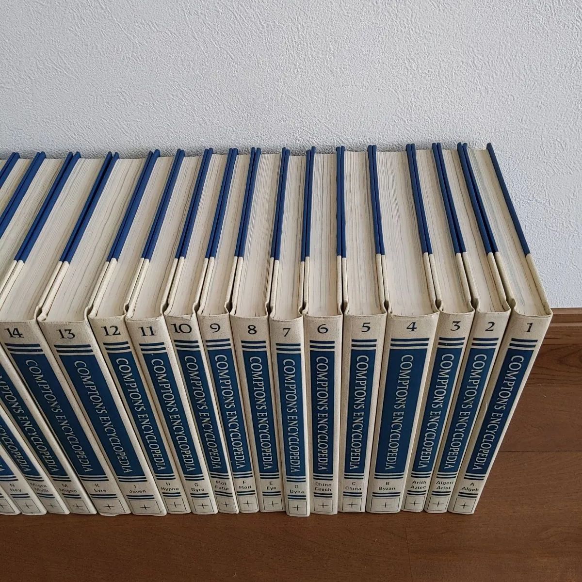 洋書 1976 EDITION compton's encyclopedia COMPTON'S ENCYCLOPEDIA & FACT INDEX ILLUSTRATED - New