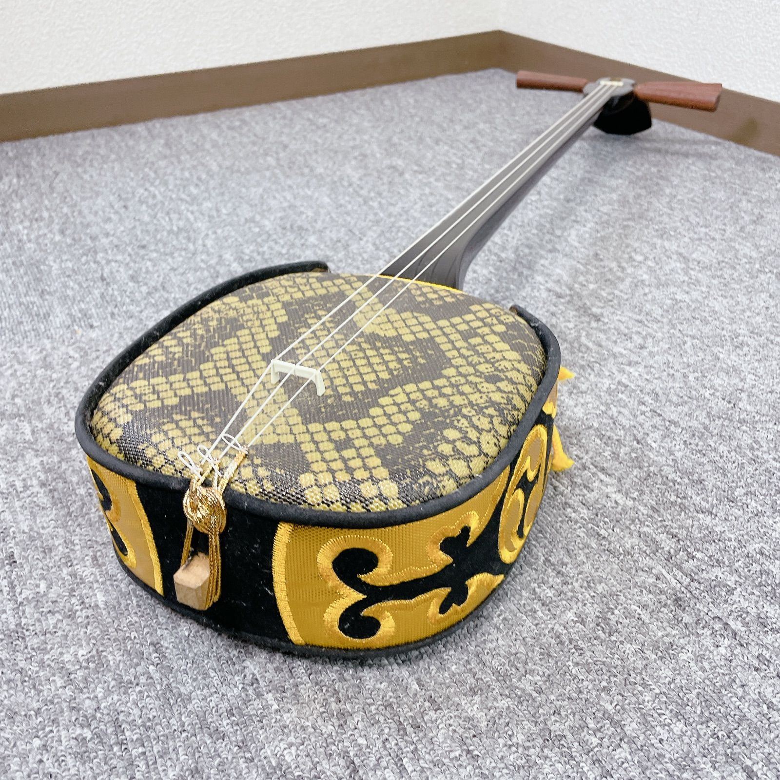 沖縄三線 ヘビ柄