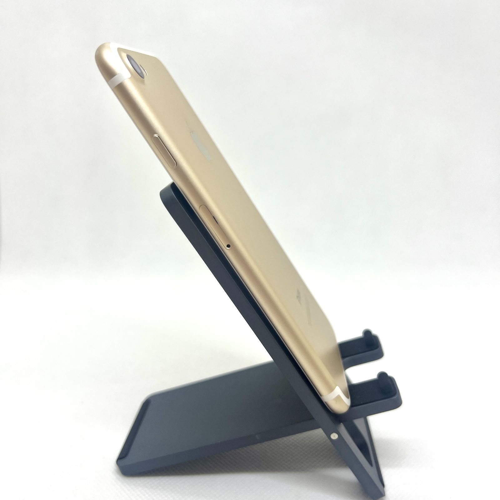 良品】【純正バッテリー83%】 iPhone 7 32GB ゴールド 5087 SIM