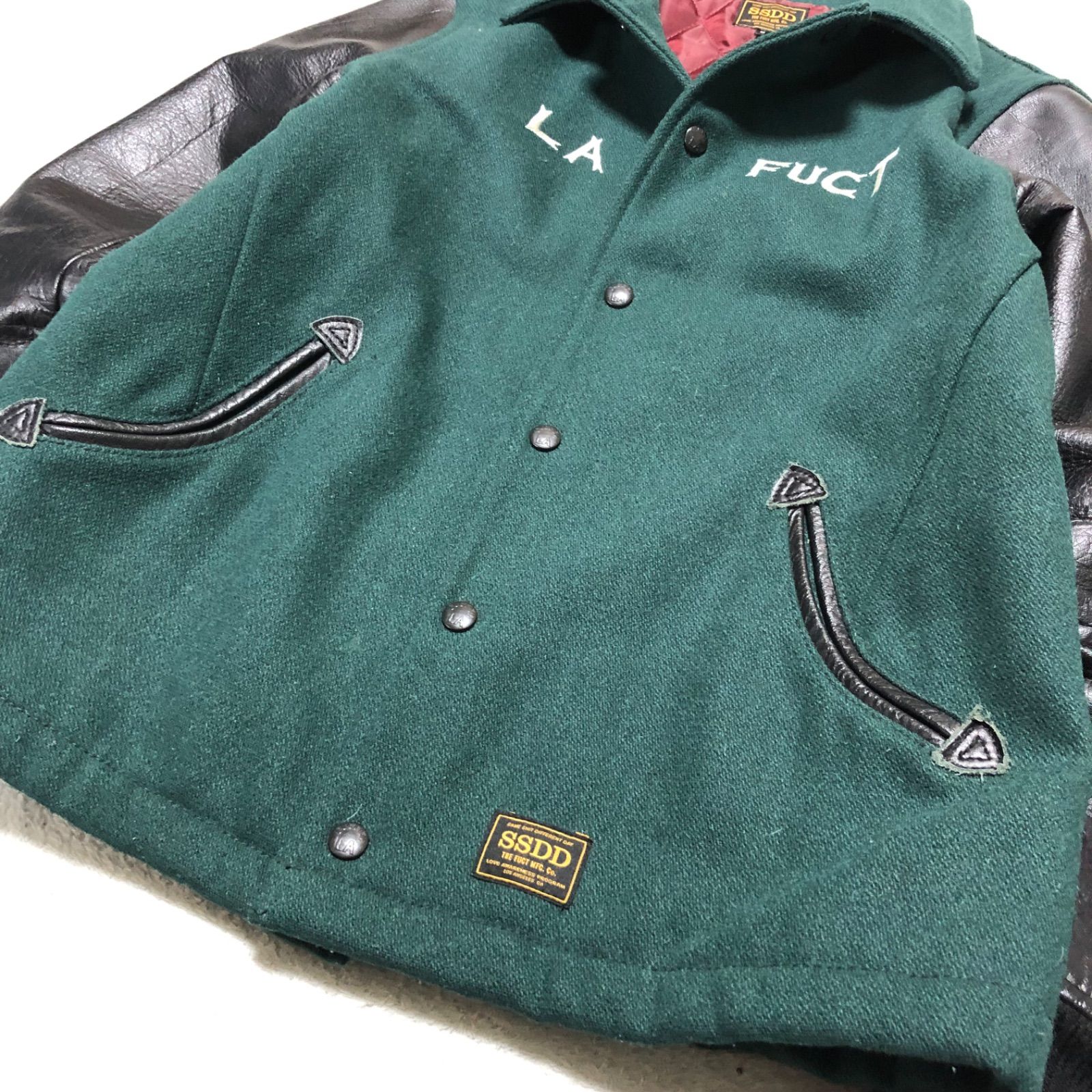 FUCT SSDD ファクト ファラオジャケット スタジャン ワイト 短丈 黒 FUCT SSDD Stadium Jacket スタジャン バーシティジャケット