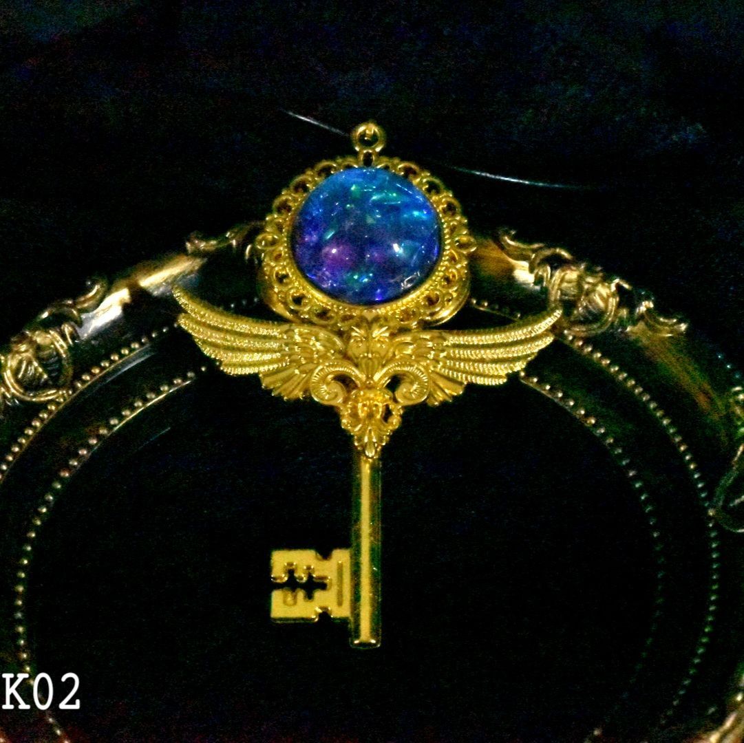 魔法の鍵ネックレス　レジン　ファンタジー　K02