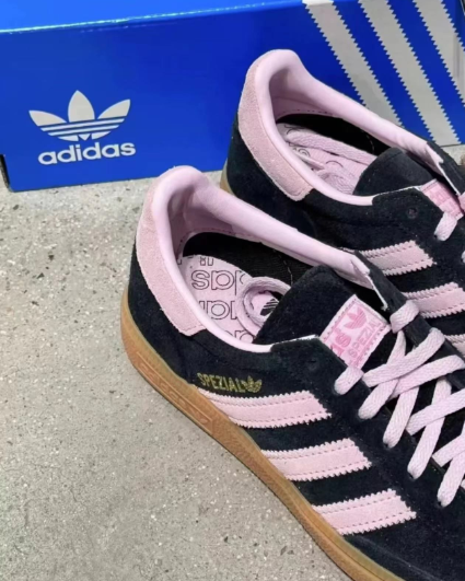 新品 adidas ハンドボール スペツィアル Handball Spezial レディース スニーカー Core Black/Clear Pink/Gum