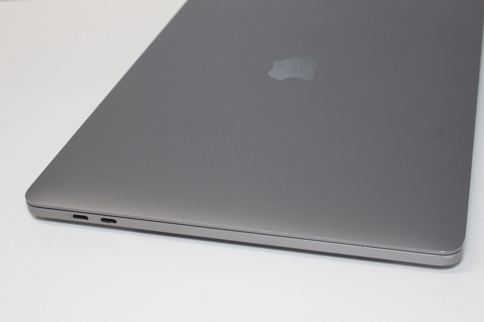 MacBook Pro（13インチ,2017,Thunderbolt 3ポートx 4）256GB/8GB