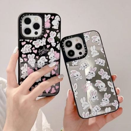 iPhone16 Casetify foxy iPhoneケース 可愛い foxy illustrations iPhoneケース ブラックとシルバー