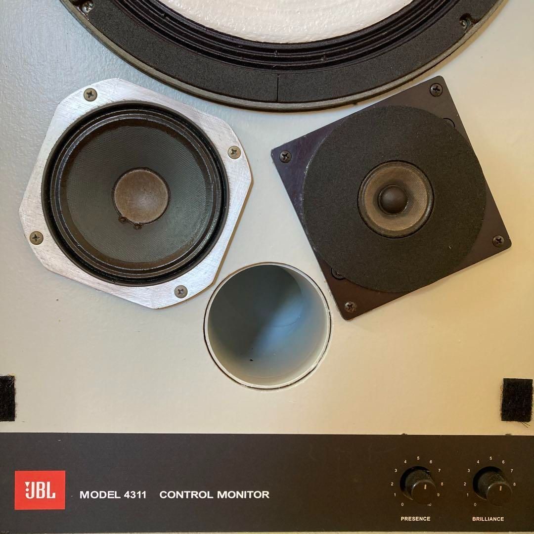 JBL4311B スピーカー２本 アンプ ウーファー センタースピーカー セット JBL4311B スピーカー2本 アンプ ウーファー センタースピーカー