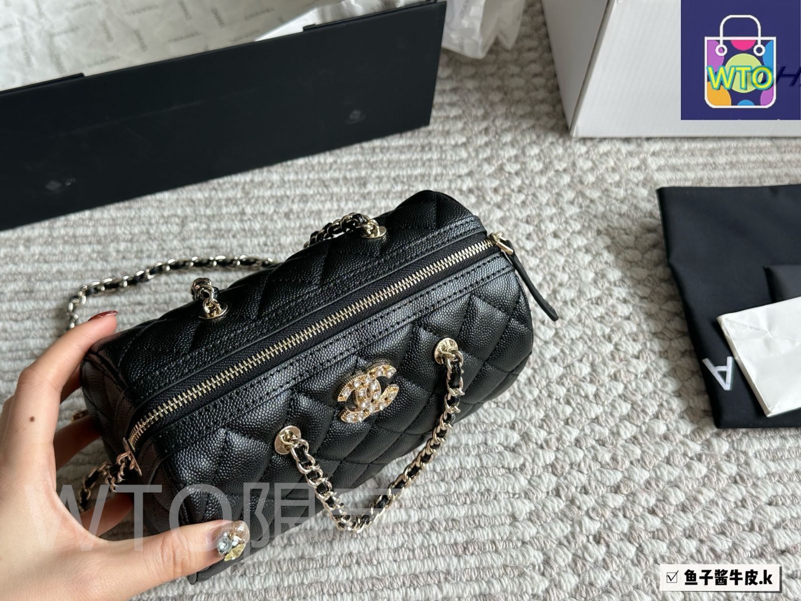 【25P エレガントなデザイン /白&黒】CHANEL スリングバッグ 今日特価】Chanel 25P ボウリングバッグ エレガントブラック