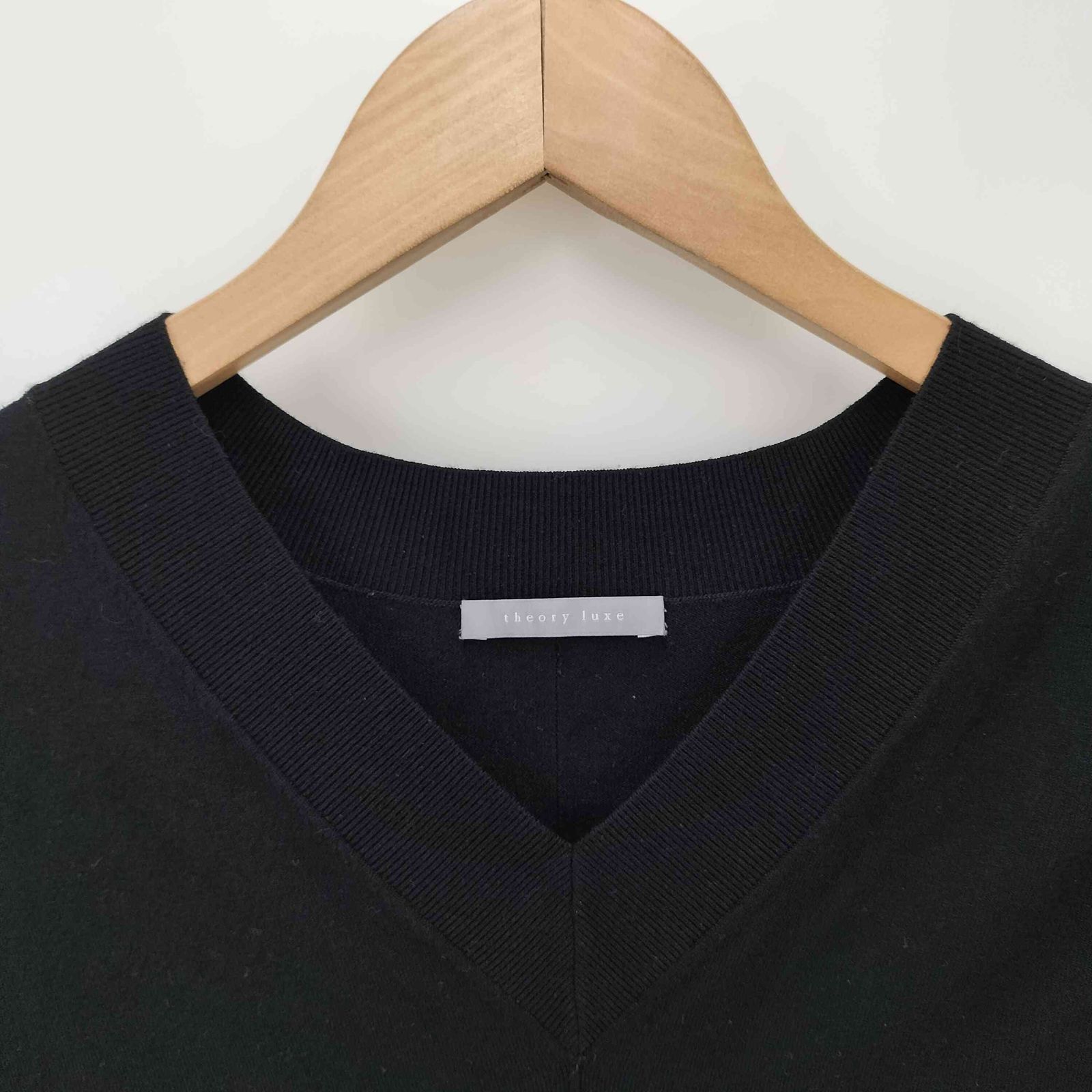 【匿名配送】Theory Luxe Vネックニット 21AW 38 theory セオリー LUXE リュクス タグ付き 03-0301725 Vネック