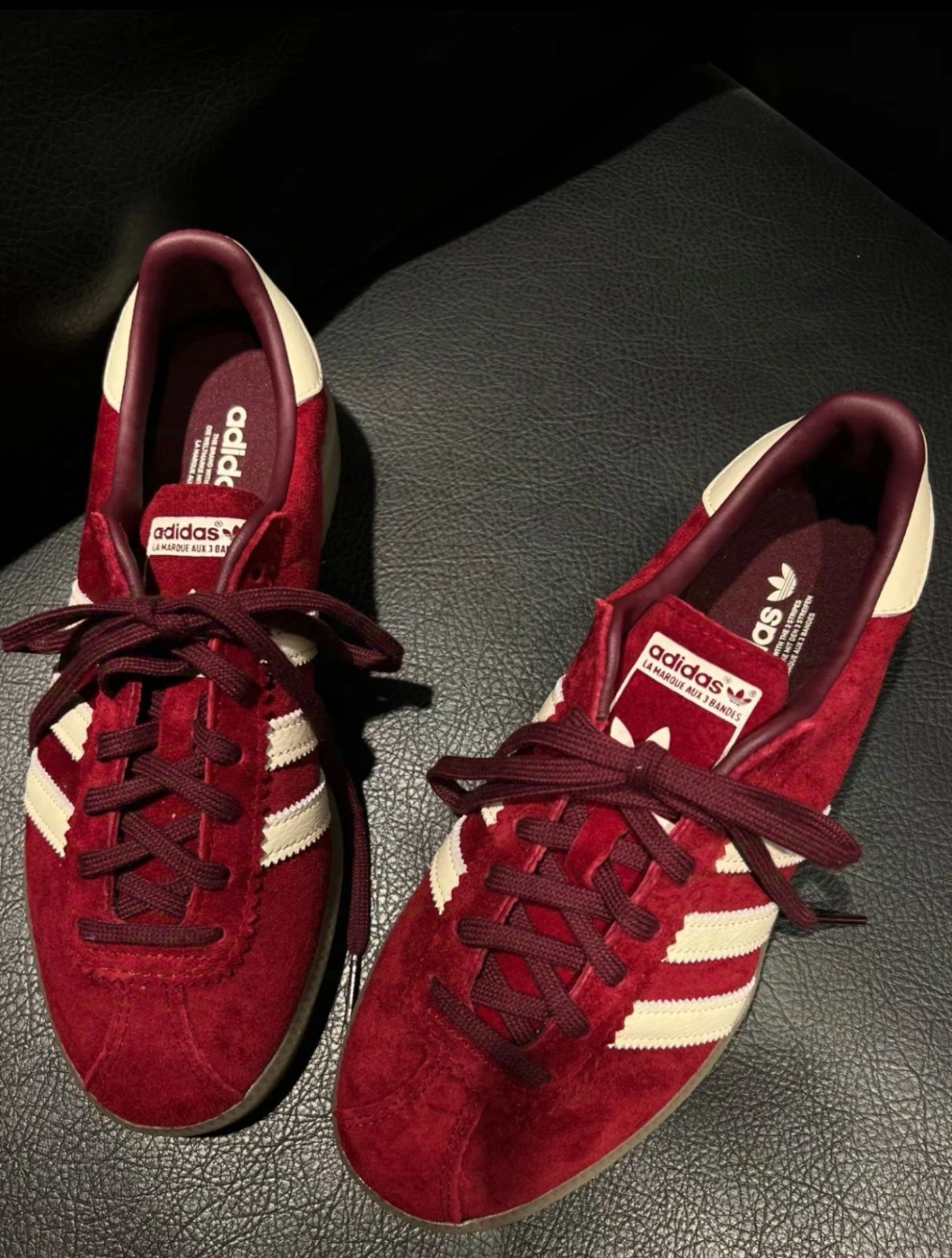 新品未使用 】IE7426 adidas BERMUDA バーガンディ スニーカー 新品未使用 】IE7426 adidas BERMUDA バーガンディ スニーカー