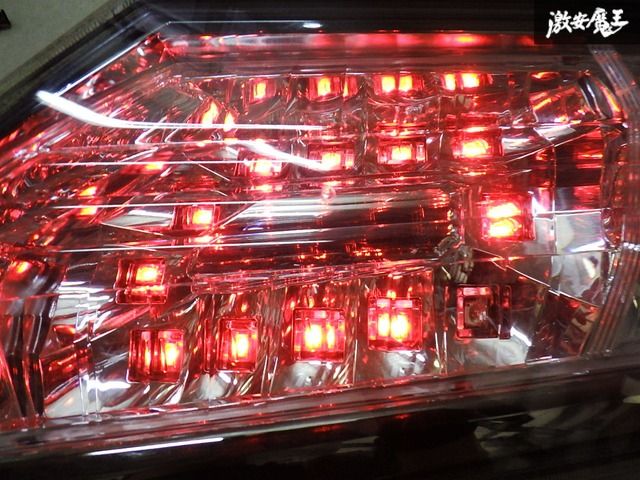 トヨタ 純正 ANH20W 20 ヴェルファイア 前期 LED テールライト