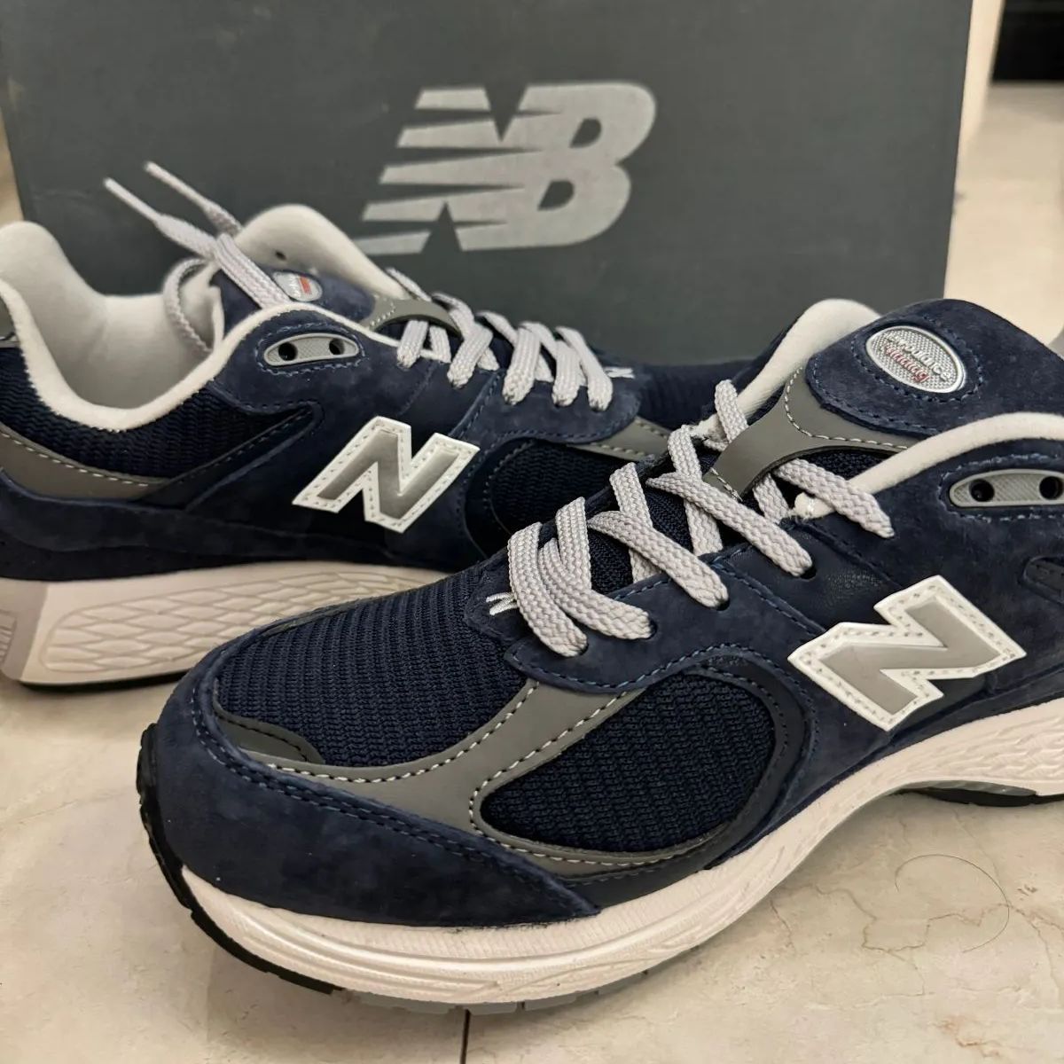 ニューバランス 2002R ゴアテックス エクリプスネイビーのユニセックススポーツシューズ New Balance 2002R GORE-TEX Eclipse