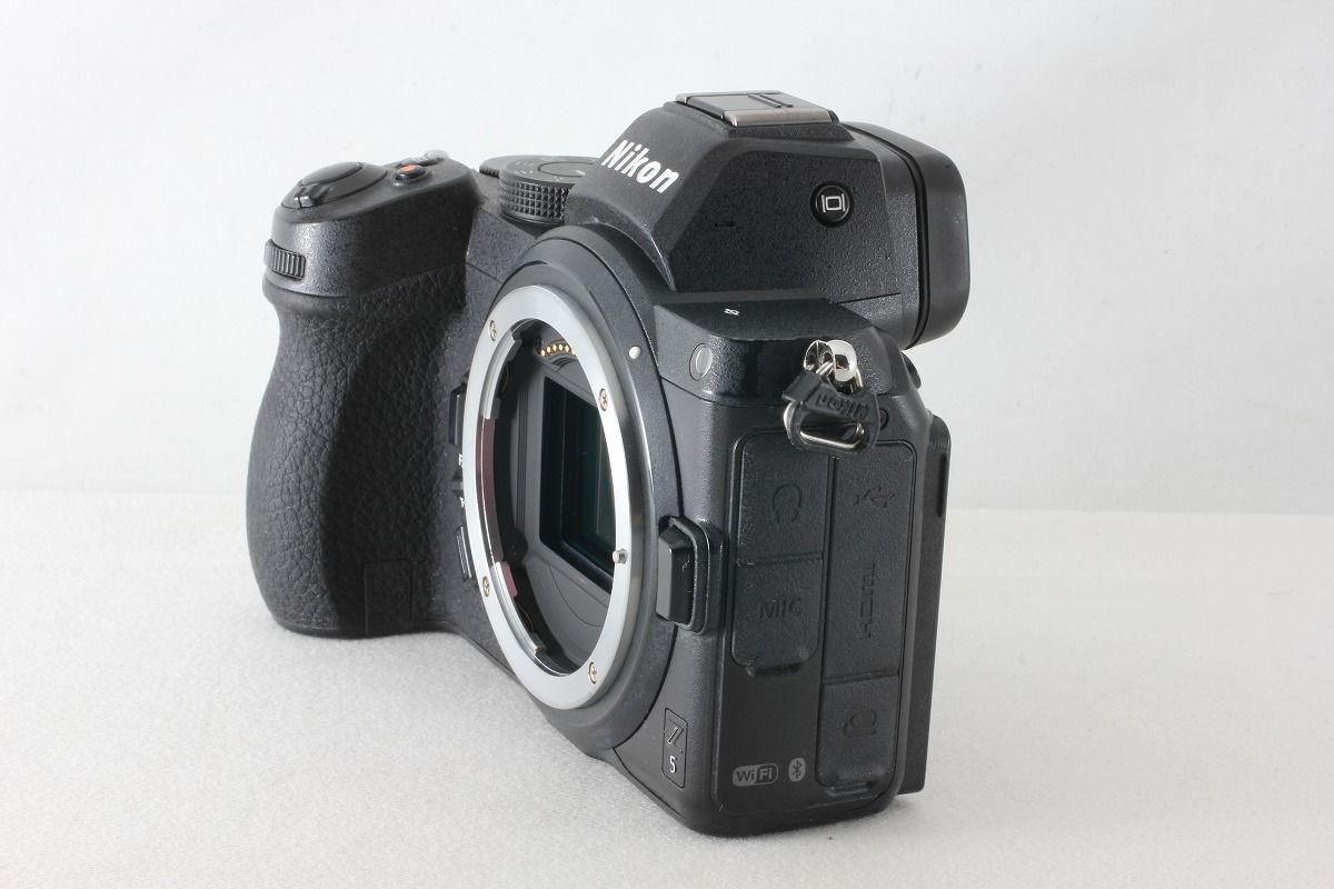 ニコン Nikon Z5 ボディ 付属品満載 元箱 フルサイズミラーレスカメラ