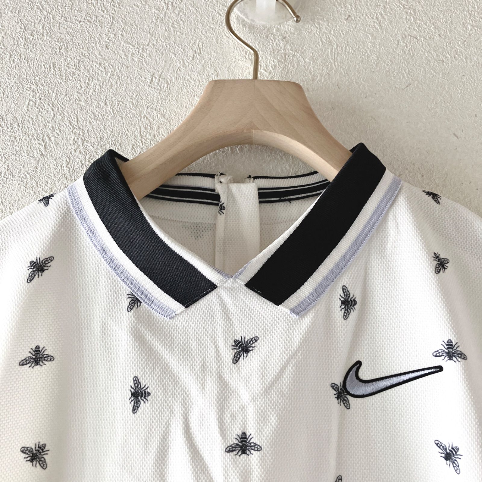 NIKE ナイキ テニスウェア 総柄 はち 蜂 ロゴ刺繍 襟付き 半袖