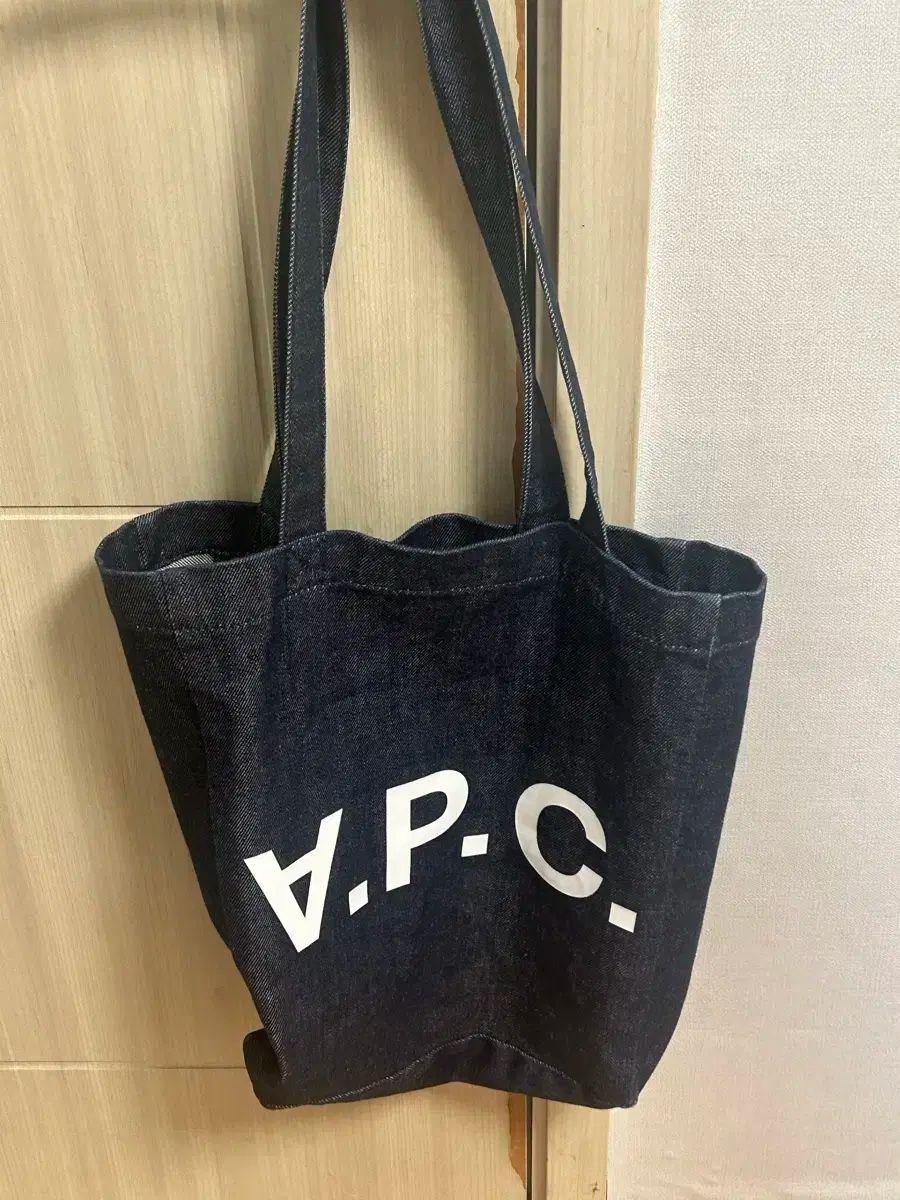 A.P.C(アー・ペー・セー) トートバッグ 出品