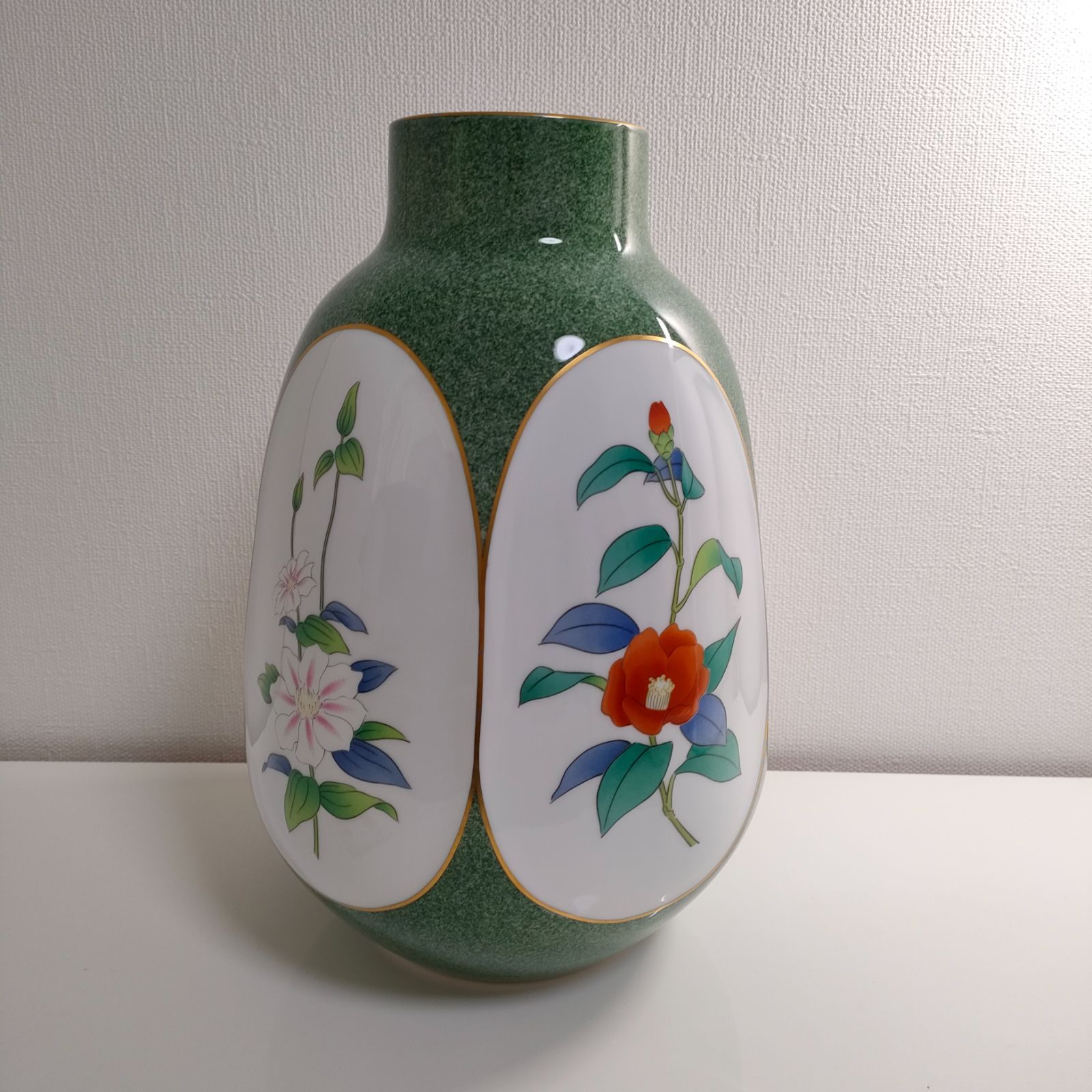 香蘭社　茶席の花　花瓶　花器 香蘭社「茶席の花」 花瓶 金彩 4面花絵 - メルカリ
