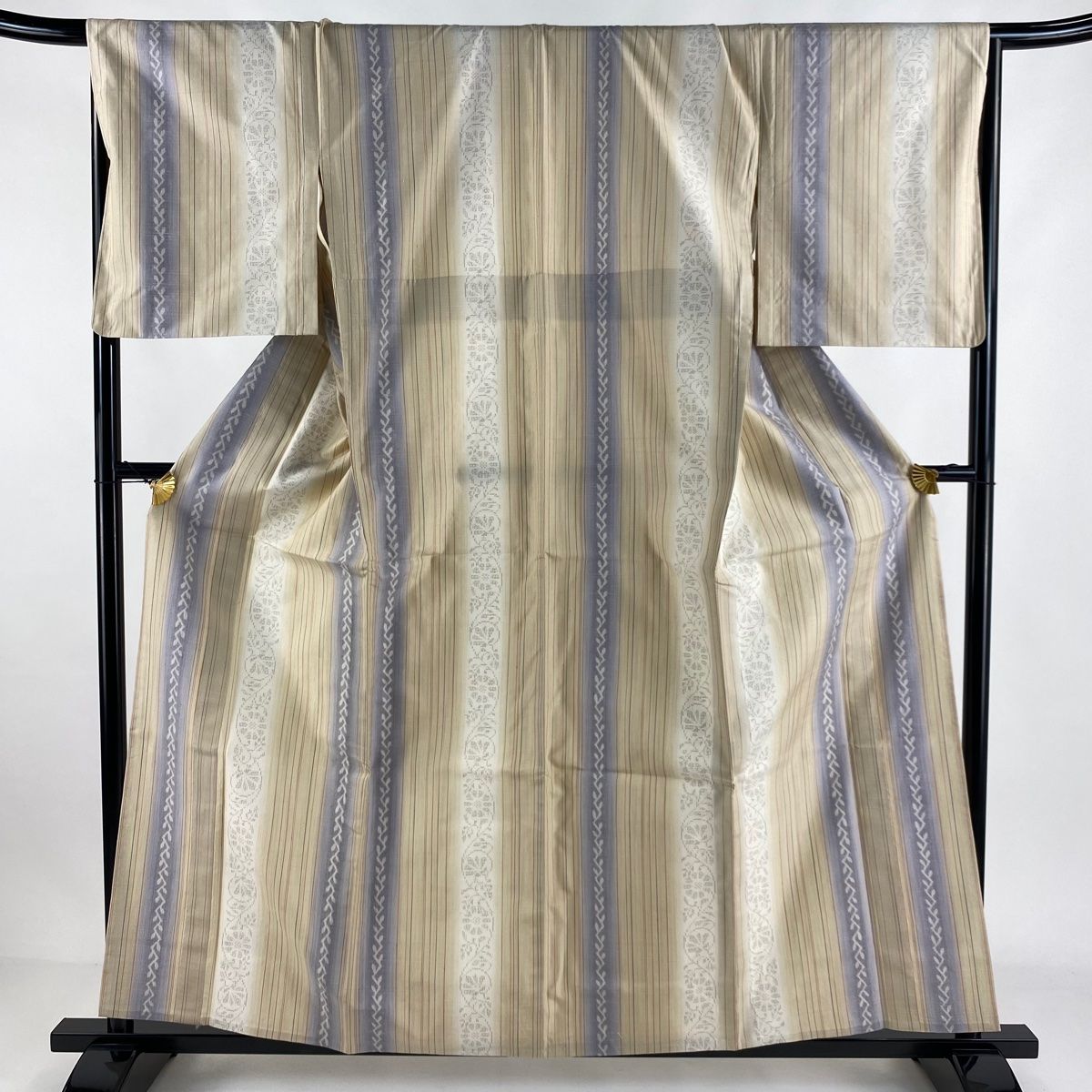 紬 身丈159cm 裄丈67cm M 単衣 やまと 証紙 縦縞 花唐草 薄茶色 正絹 美品 名品 【】