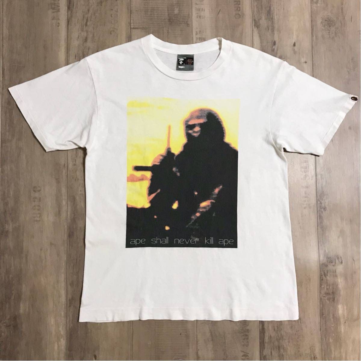 BAPE × futura グラフィティーアート Tシャツ - Kametuku Shop - メルカリ