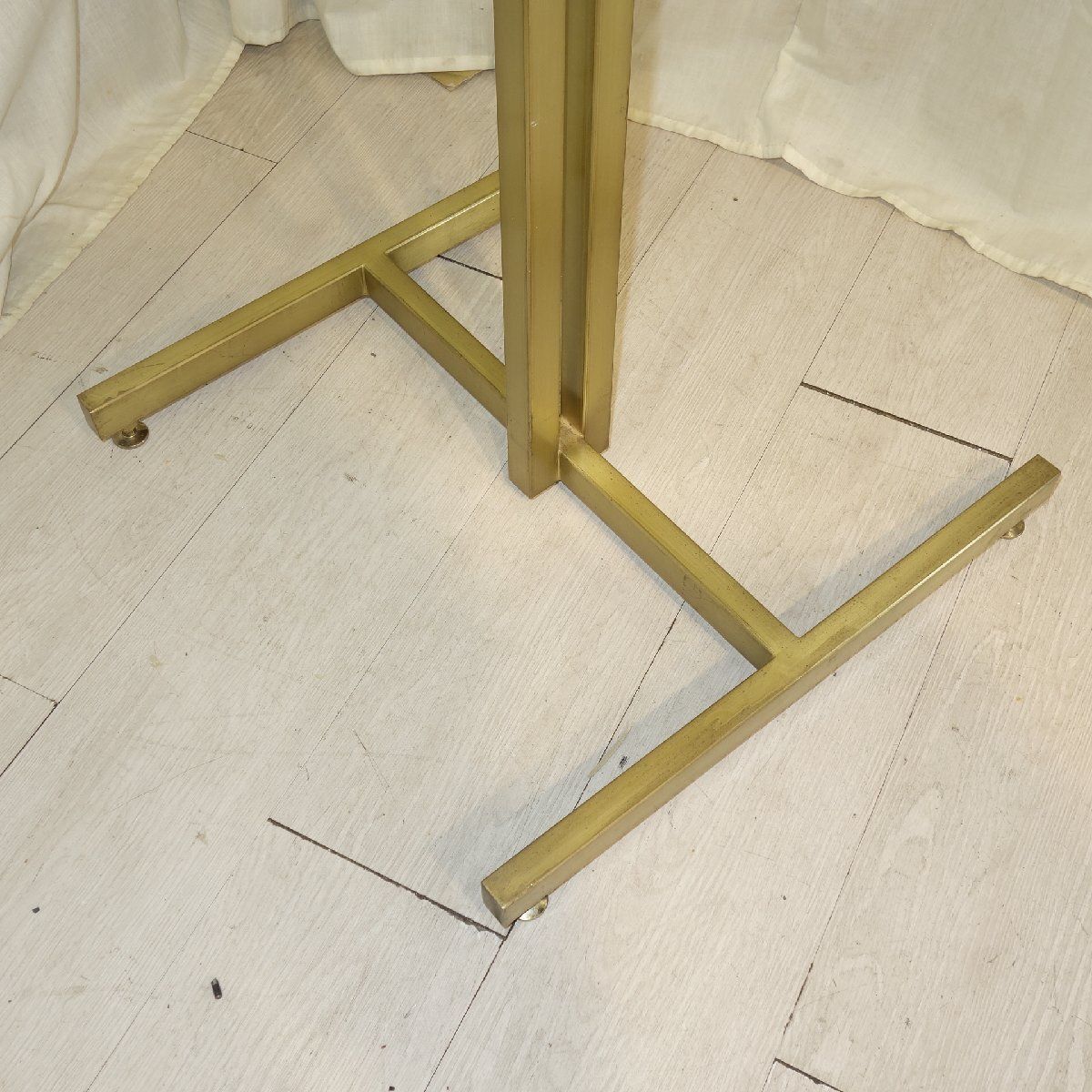 2WAYハンガーラック T字ラック アンティークゴールド アパレル 店舗 什器 高さ調節 展示 キズ有 M214 MARWIL-DEMENAGEMENTS_CH