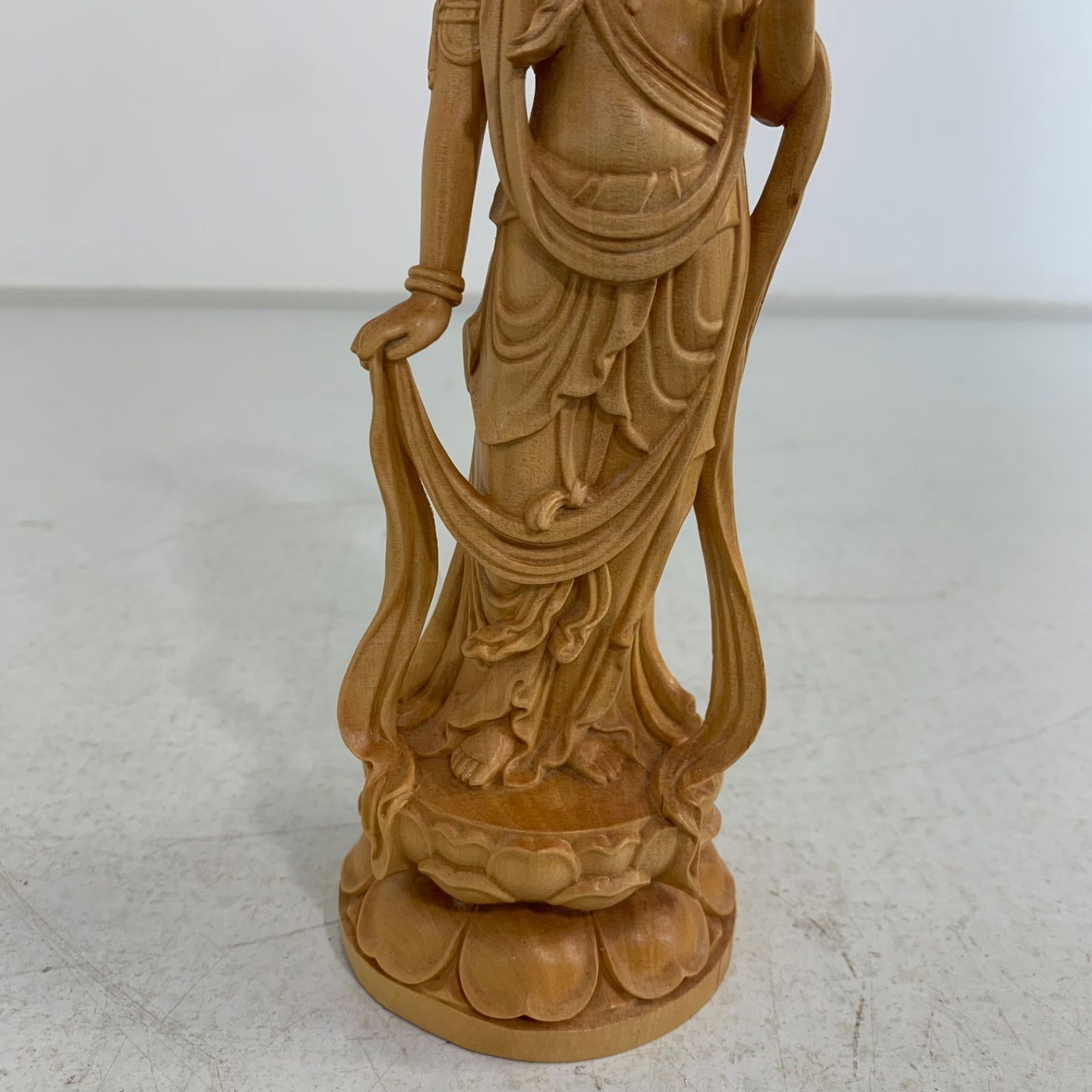 仏像 木彫 大勢至菩薩像 ツゲ 観自在菩薩 仏像置物 蓮台柘植 天然 立像 ツゲ 手彫り仏像 開運 祈る 仏教美術 細密彫刻 木製彫刻 職人ハンドメイド WWW_IBETON_RU